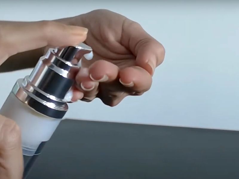 squeeze from airless bottle
